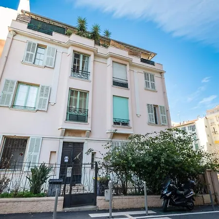 Modern - Promenade Des In Apartment Nice